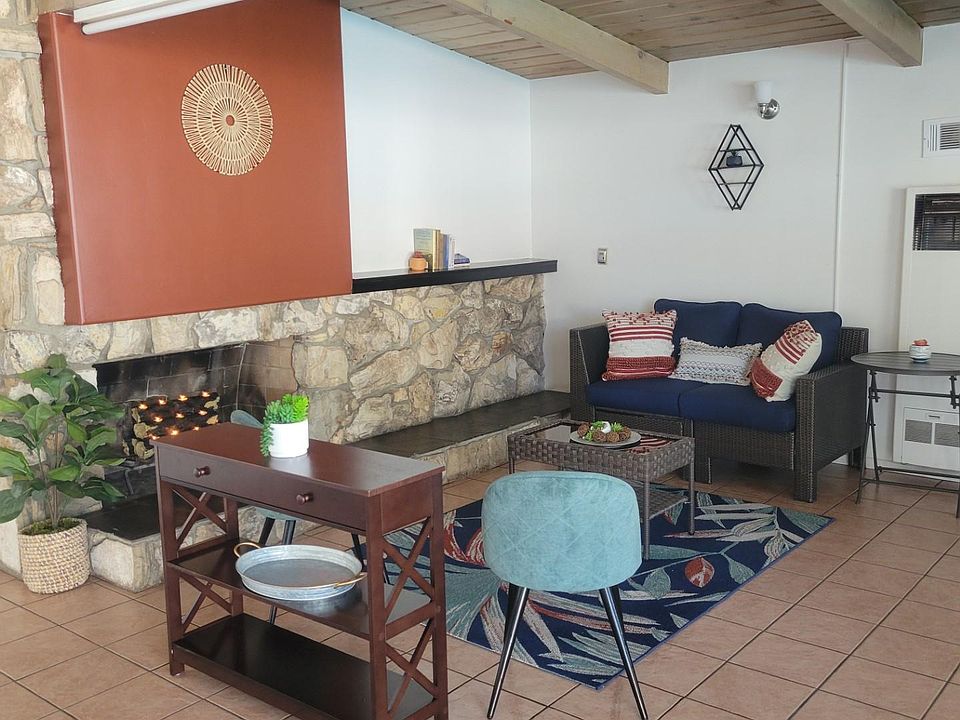 2nd image of 2 Bermuda Ln #2