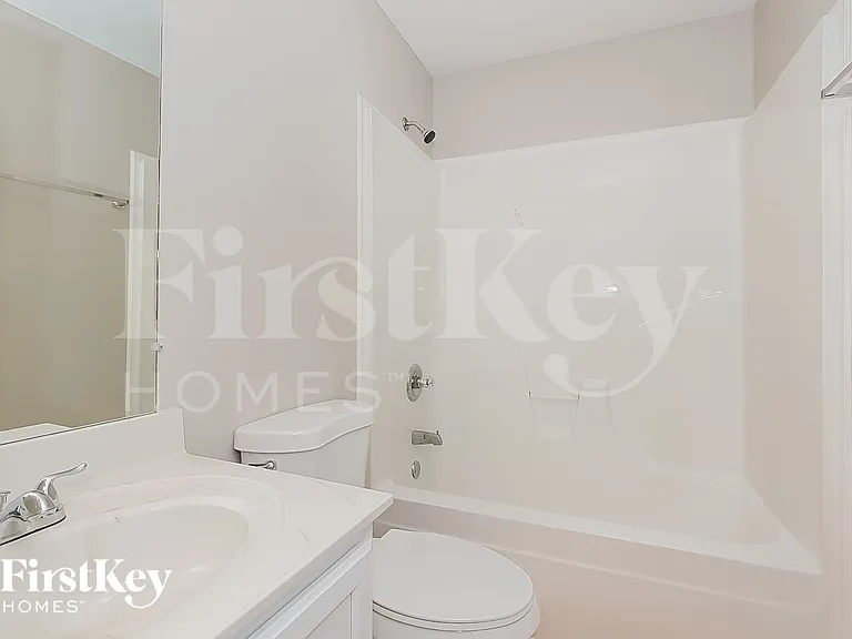 2544 Killarney Ct — Photo 13
