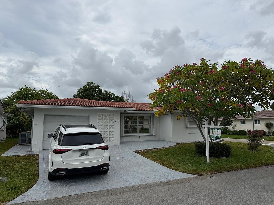 1st image of 4958 NW 48th Avenue