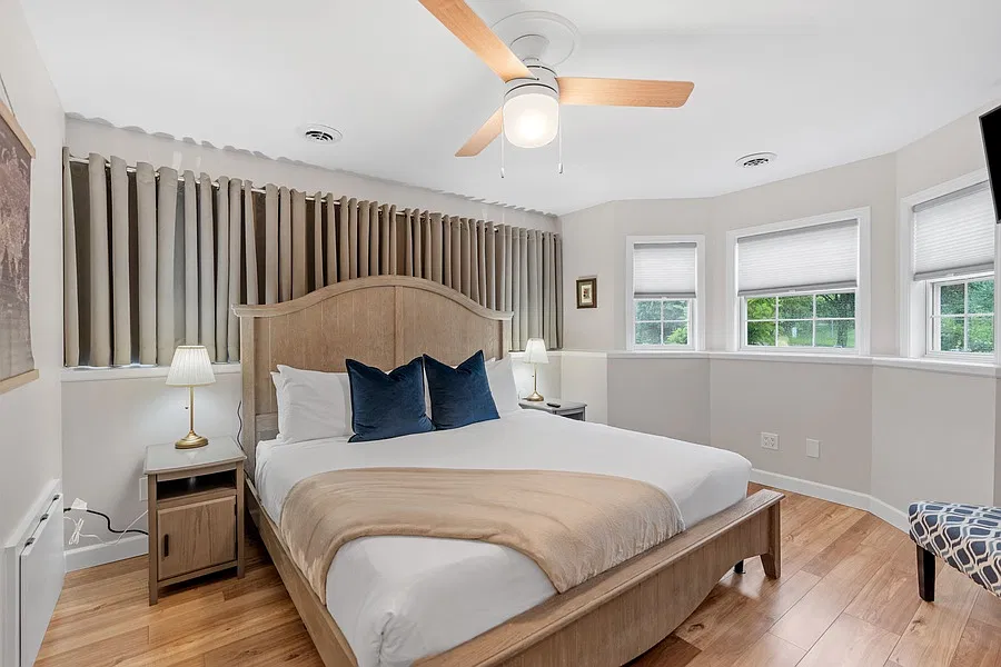 2 bed, 2.5 bath, 1924 sqft, $3,000 — Photo 3