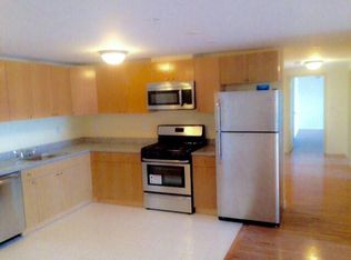 41 4th St APT 2, Valley Stream, NY 11581