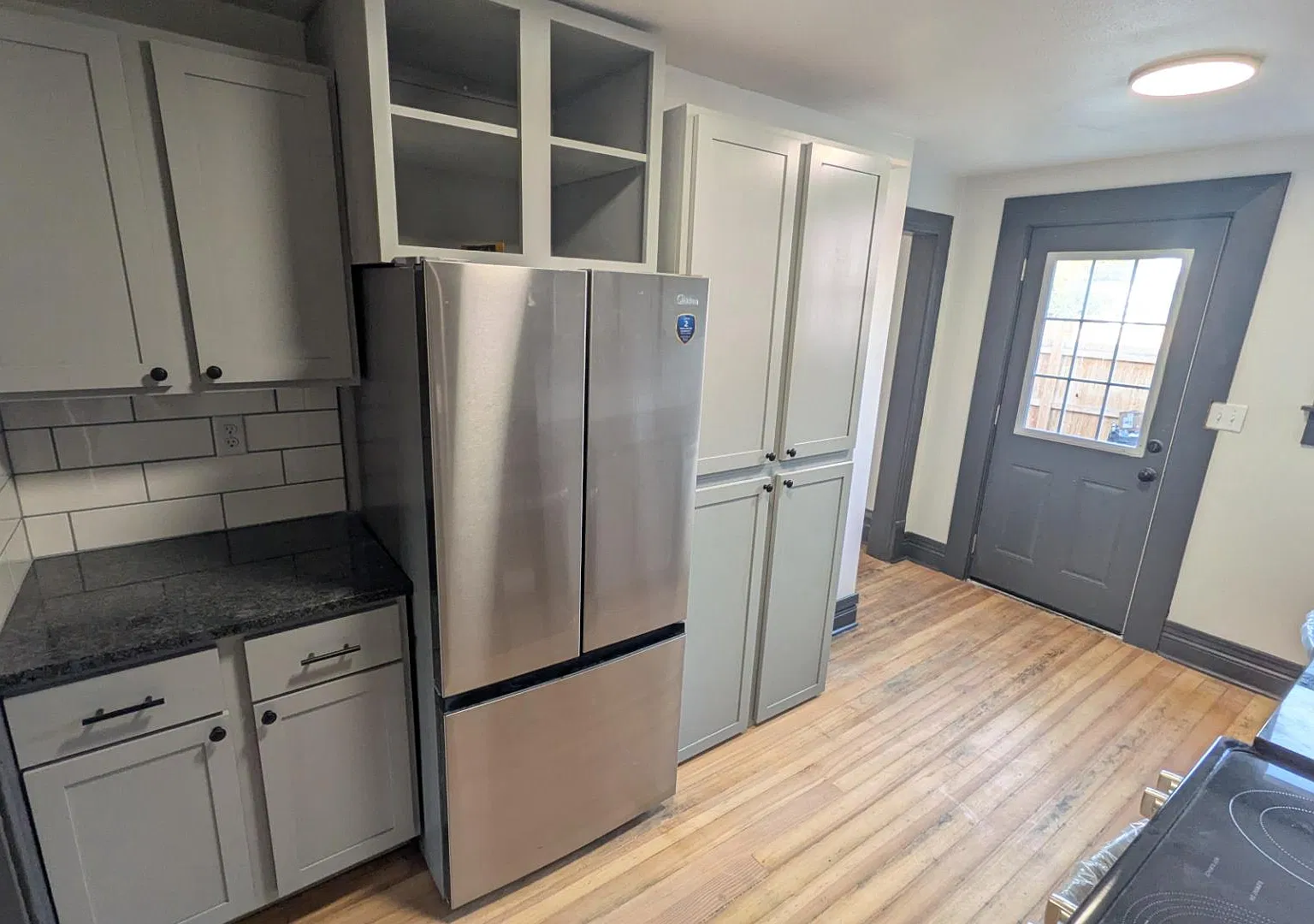 912 E 18th St - 916 — Photo 3