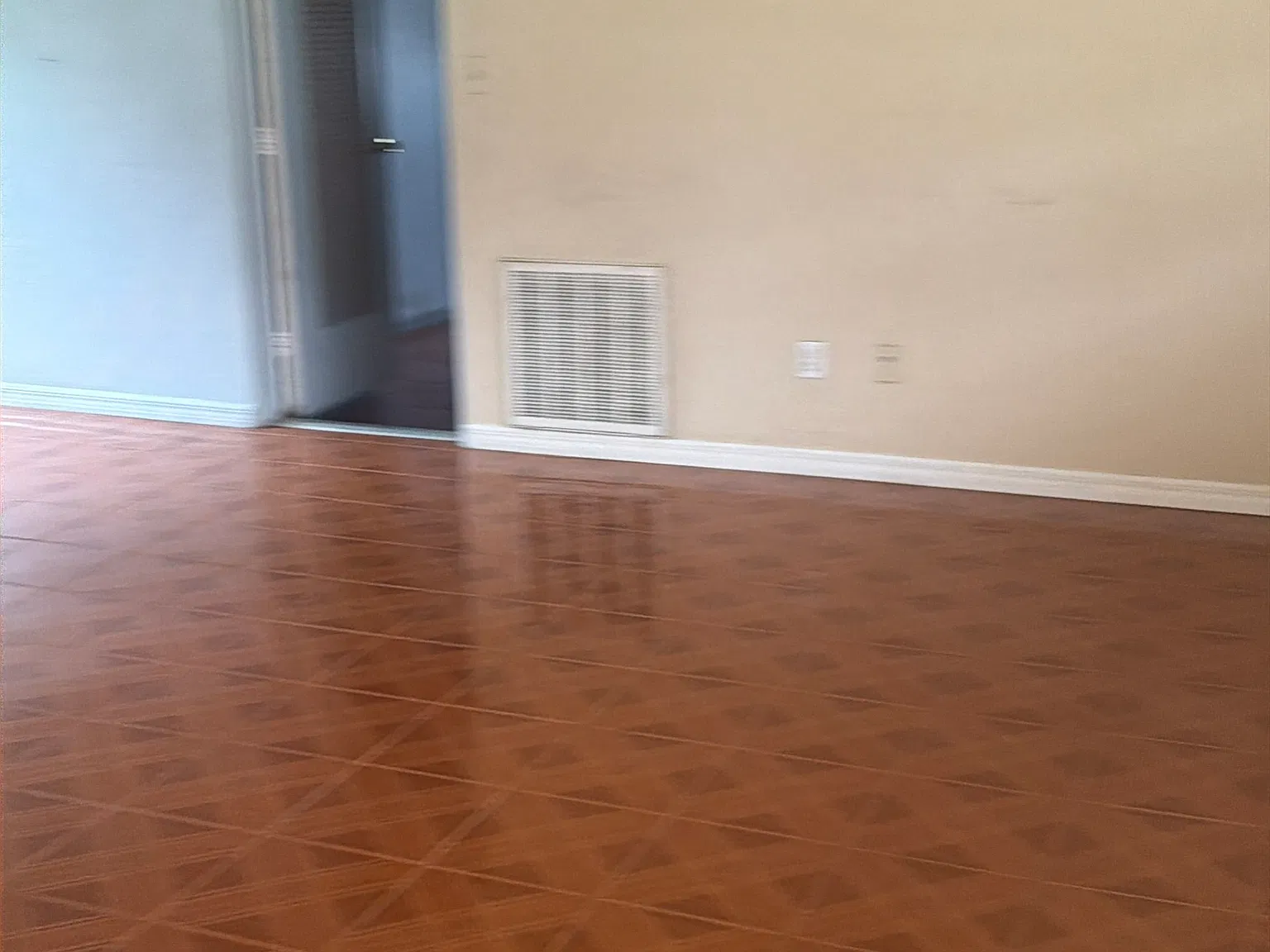 2 bed, 956 sqft, $1,800 — Photo 2