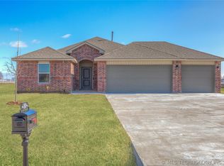 30 Stonegate Dr, Pryor, OK 74361