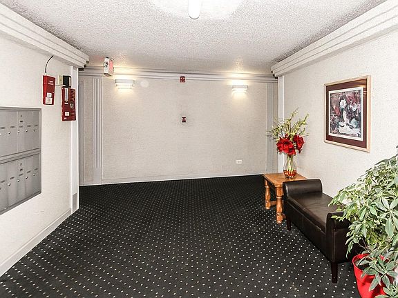 2nd image of 920 Beau Dr Unit 107