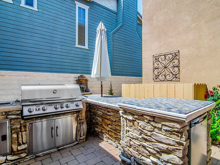 4011 Adriatic St — Photo 31
