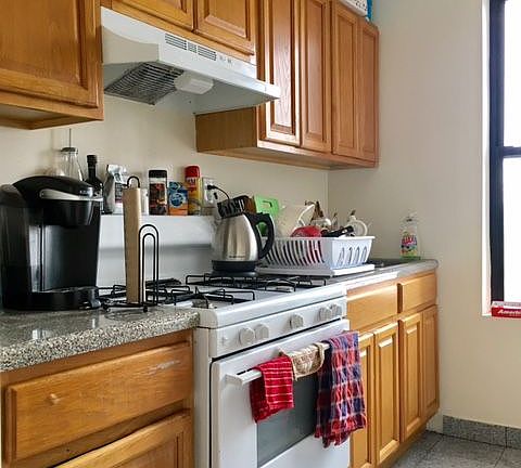 5th image of 569 W 182nd St APT 54