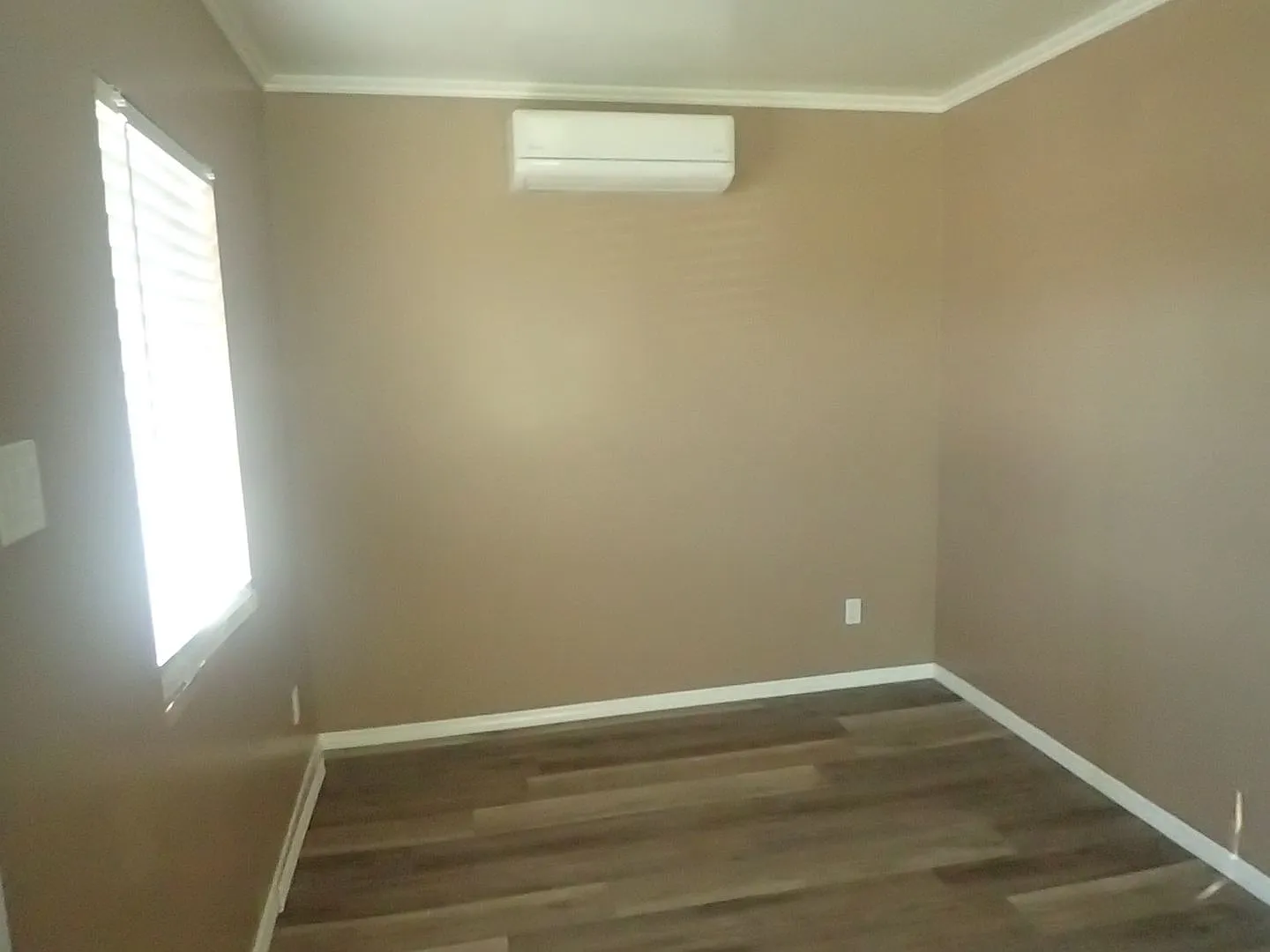 Newly renovated beautiful 1bd/1ba house/commercial space — Photo 4