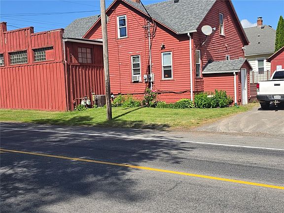 2nd image of 8392 Ridge Rd