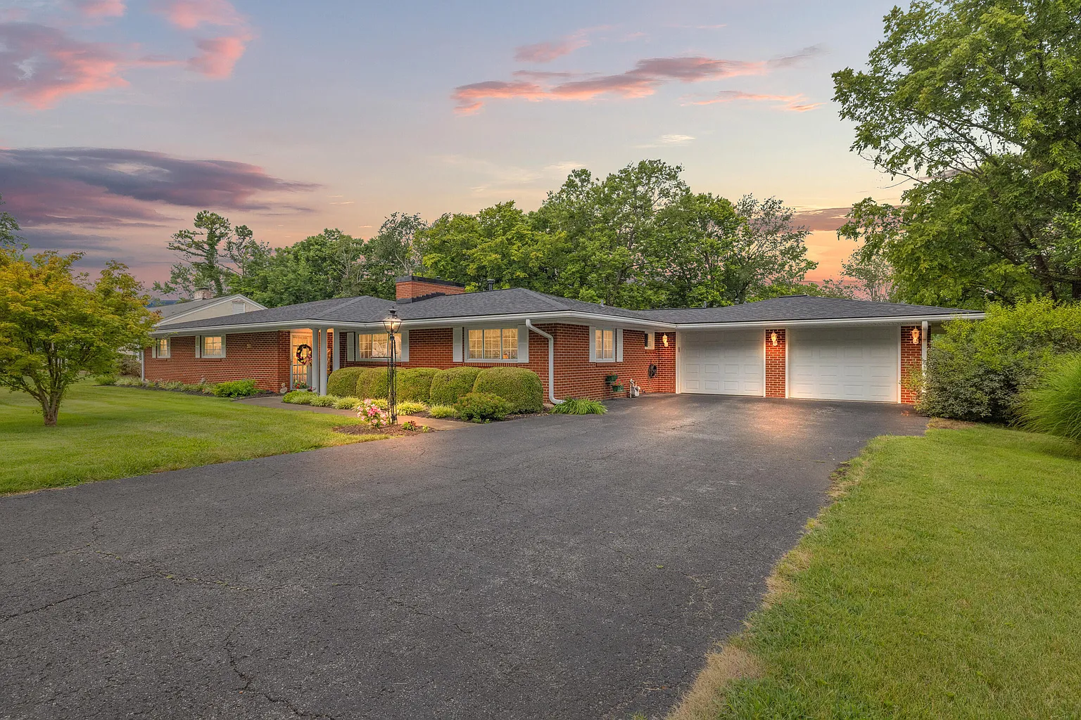 555 Ohara Dr photo 1