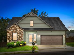 211 Eagles Talon Ct, Clarksville, TN 37040