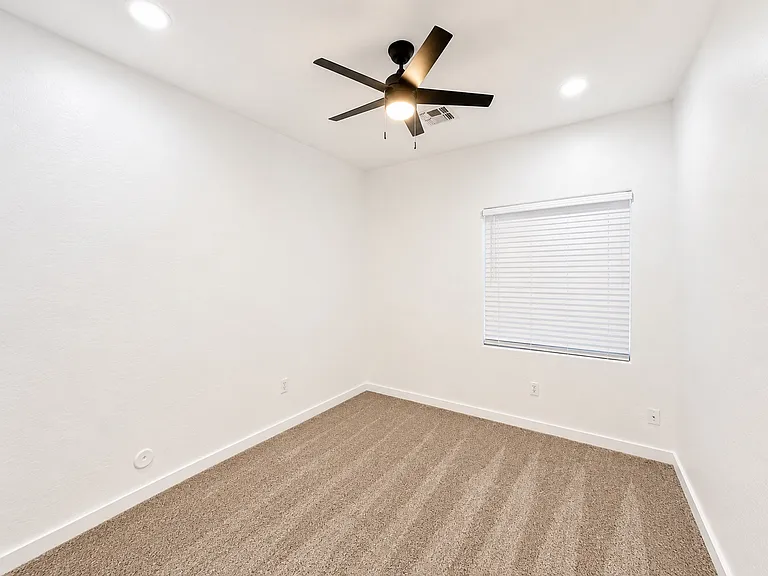 15238 W Custer Ln — Photo 17