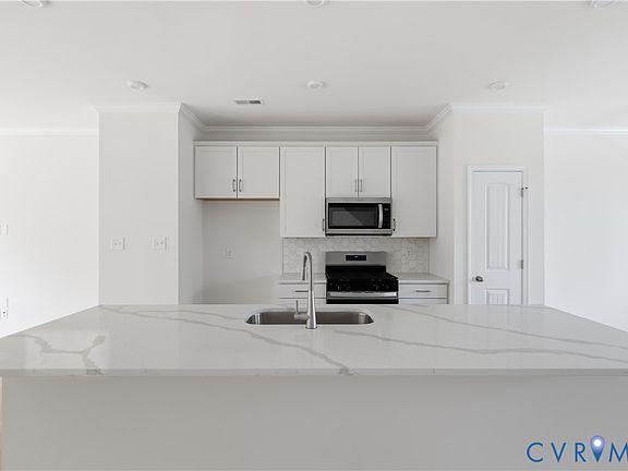 5th image of 2407 Flora Blvd