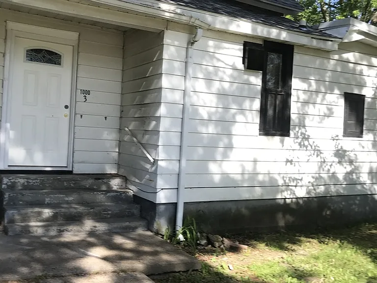 1000 Central Ave — Photo 2