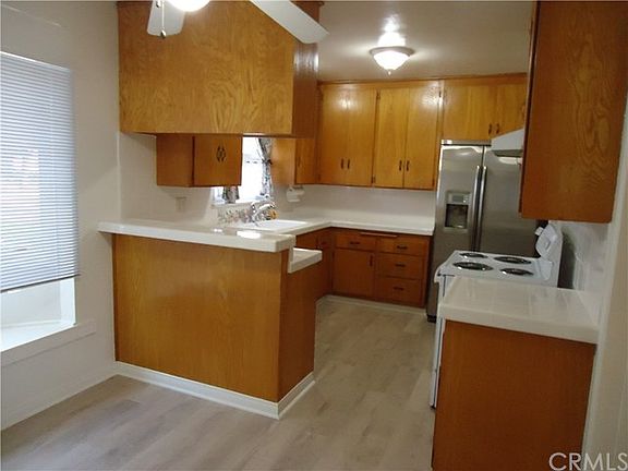 5th image of 396 N Park Ln