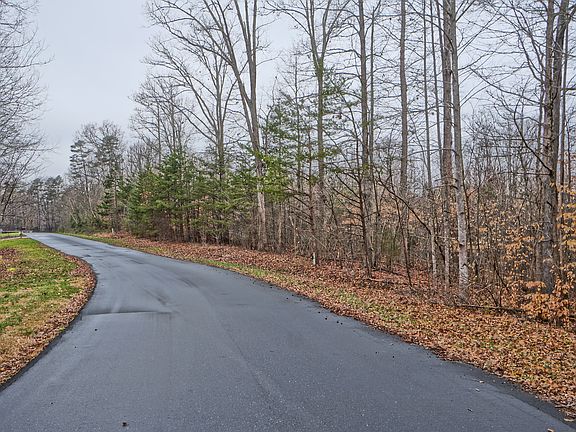6 lots on cul-de-sak street