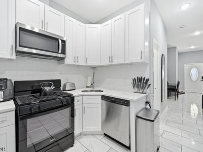 153 Danforth Ave, Jersey City, NJ, 07305