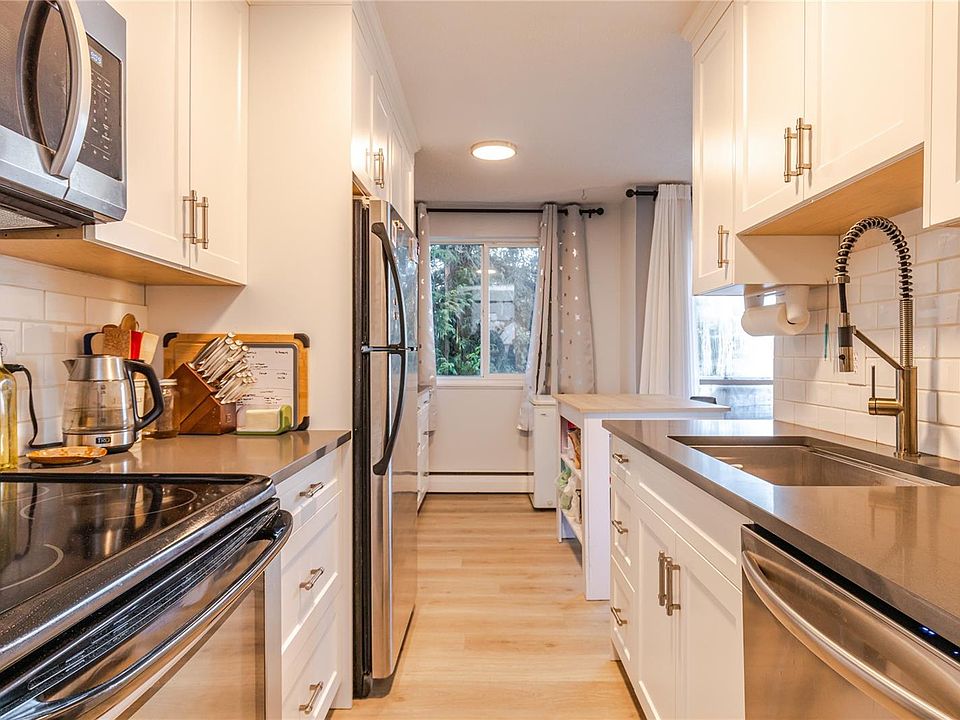 1st image of 995 Bowen Rd #3208