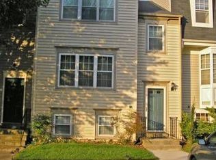 2390 Hunters Square Ct, Reston, VA 20191
