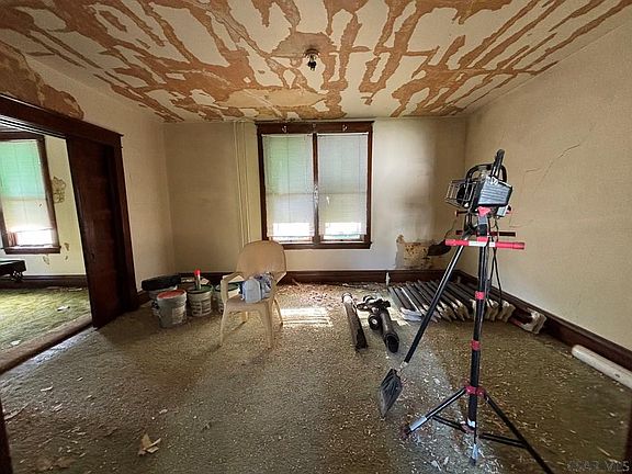 4th image of 730 Sherman St