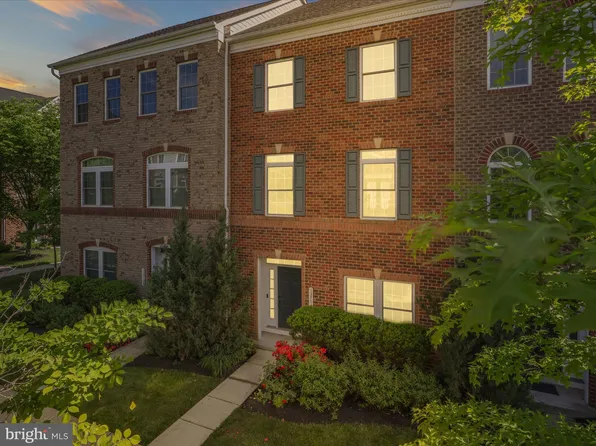 13704 Buzz Aldrin Ln, Herndon, VA 20171