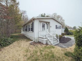 17 Canterbury Ln, Rockland, MA 02370
