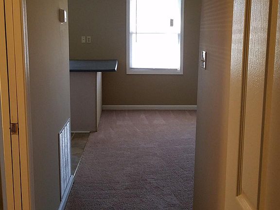 4th image of 305 Remmington Cir APT 3