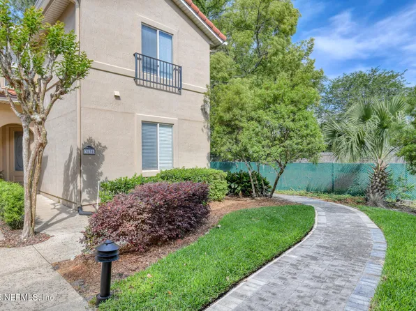 3835 LA VISTA Circle, Jacksonville, FL 32217