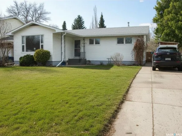 1802 Arlington AVENUE, Saskatoon, SK S7H 2Y7
