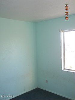5th image of 1001 E Romley Ave