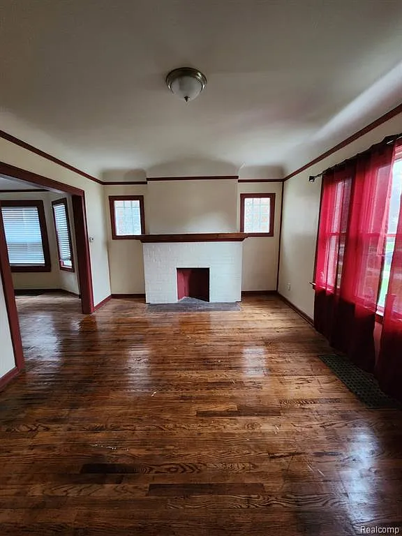 2 bed, 1.0 bath, 1296 sqft, $1,150 — Photo 2