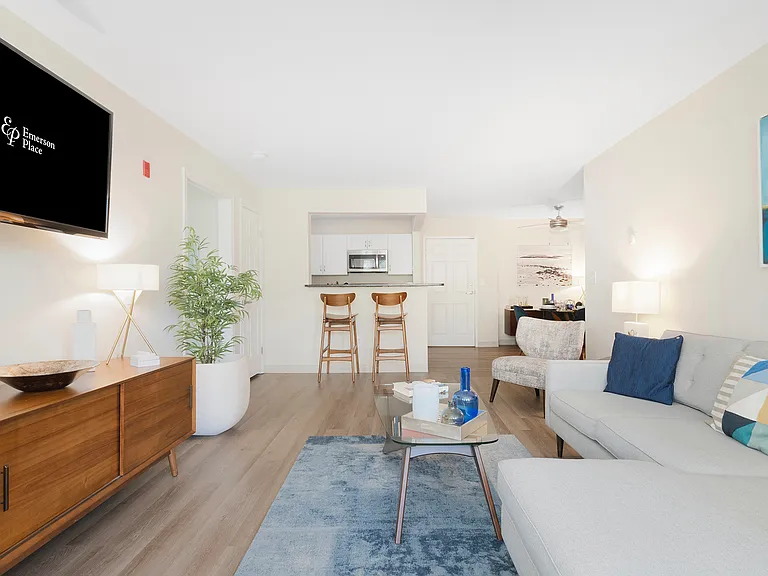 Emerson Place Apartments — Photo 5