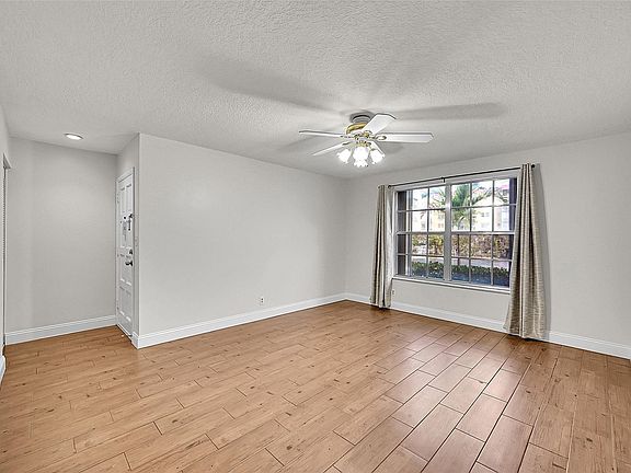 4th image of 428 NW 70th Avenue #140