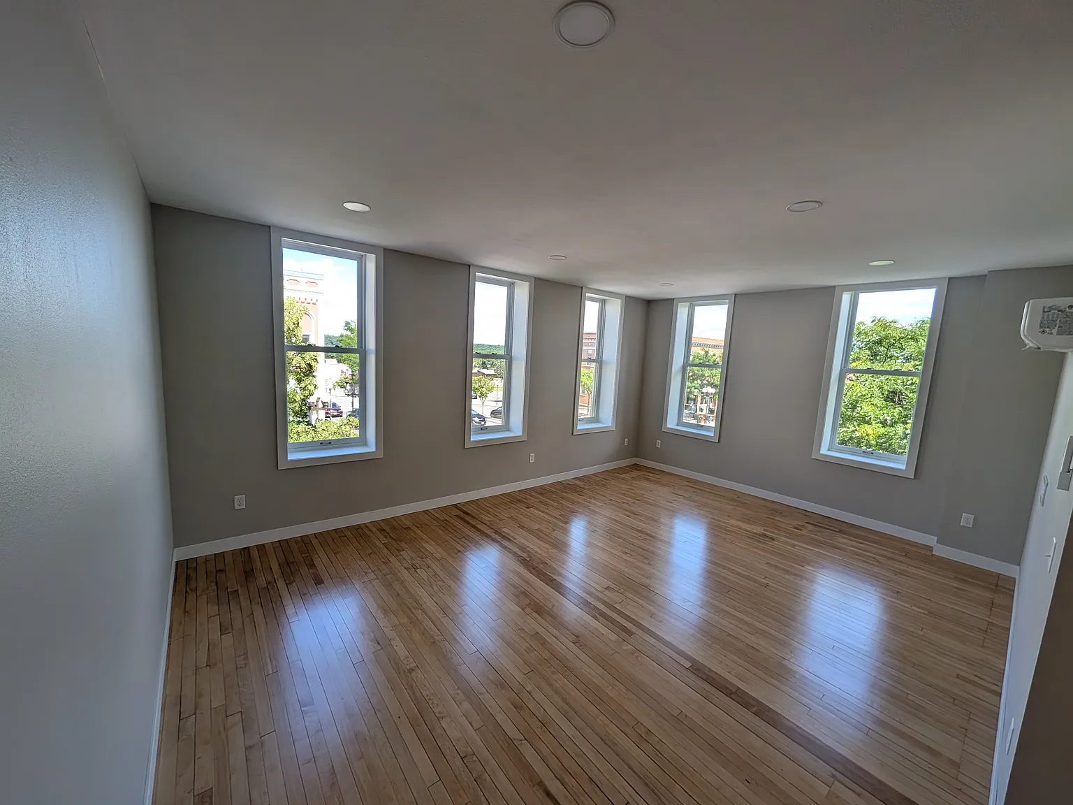 2 bed, 1354 sqft, $1,700 — Photo 2