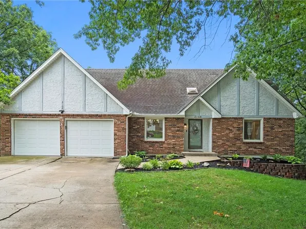 2108 SW Regency Ct, Blue Springs, MO 64015