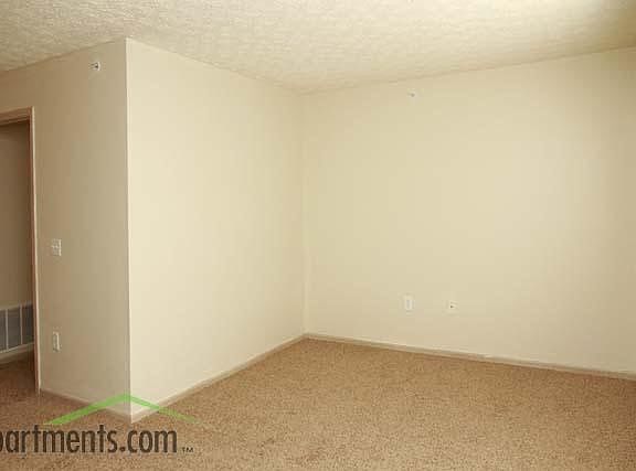 2nd image of 815 Cole Dr #1