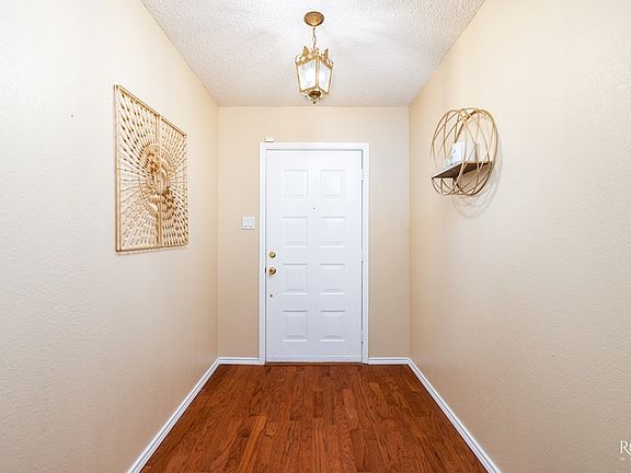 5th image of 3201 Canyon Creek Dr
