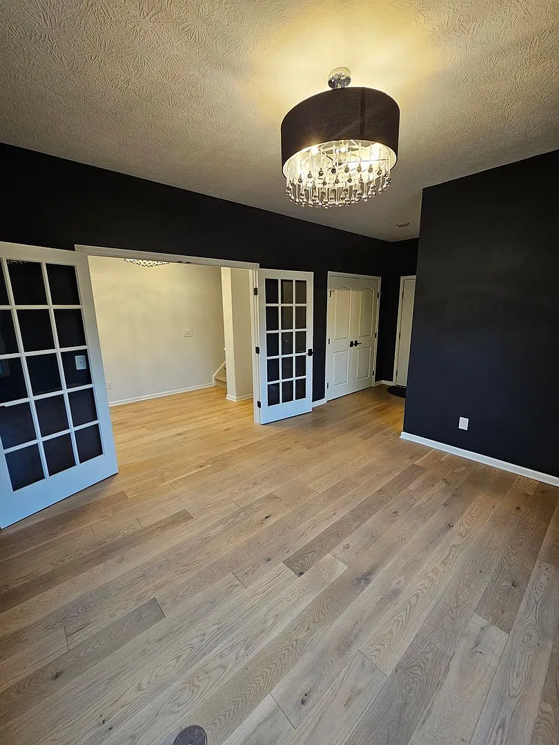 Don't Miss Your Chance to Lease this Luxurious End Unit Townhome Condo in Crocker Park!! — Photo 4
