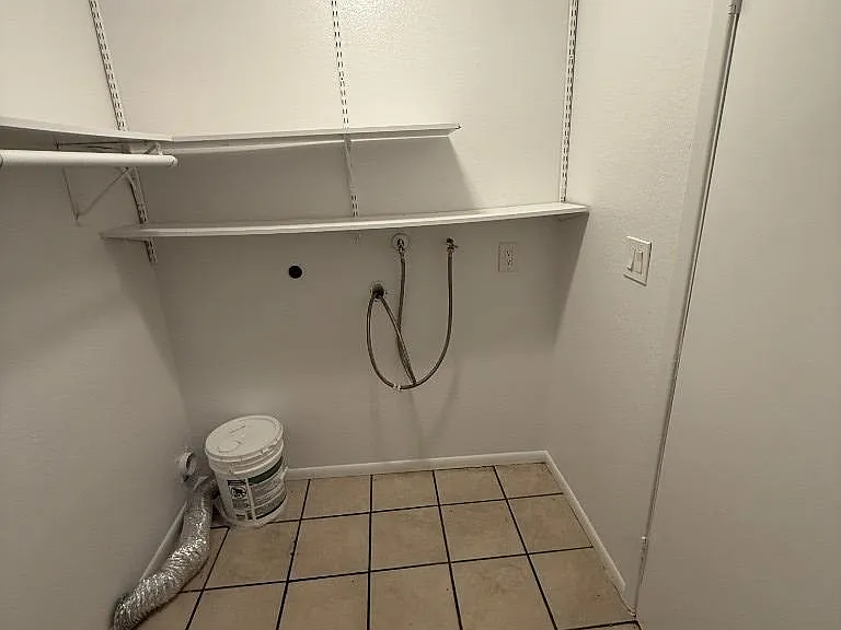 61 W Inglewood St #3 — Photo 8