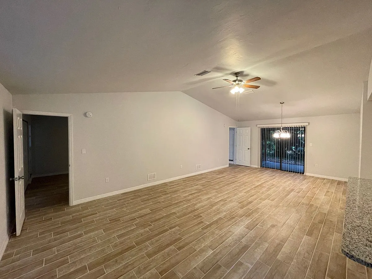 Building Photo - 2127 Worrington St