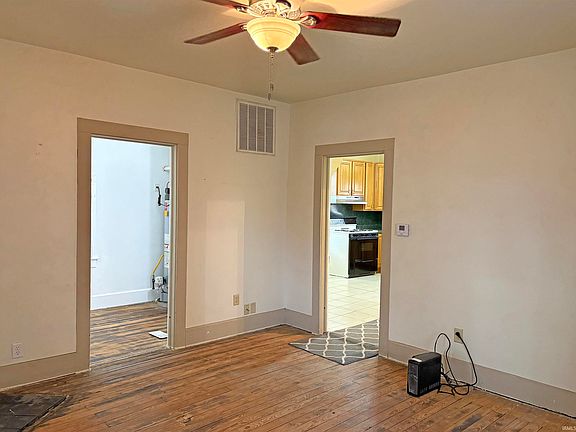 3rd image of 210 Leslie Ave