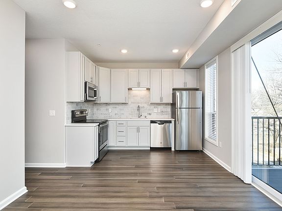 2nd image of 829 Marshall St NE #326
