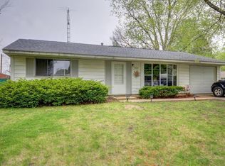 1001 Maplepark Dr, Champaign, IL 61820