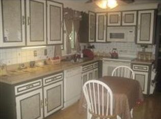 64 South St, Medfield, MA 02052