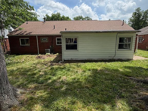 2nd image of 670 Hemlock Dr