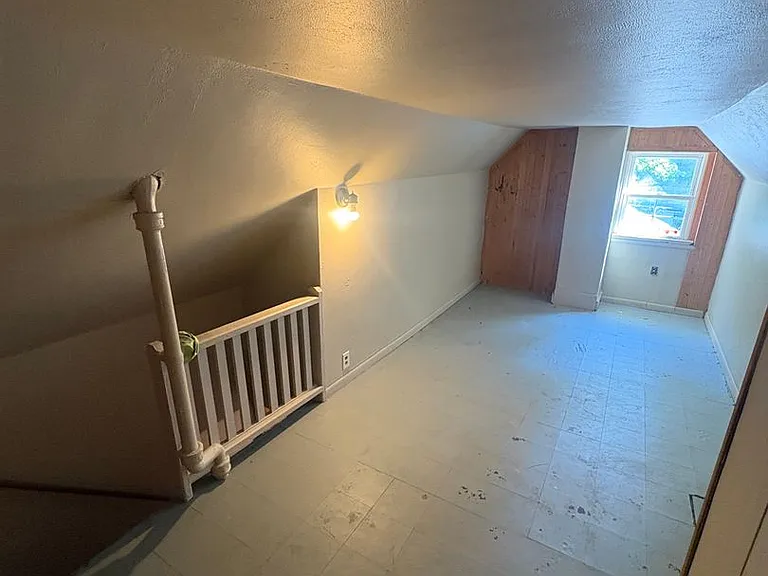 202 Van Buren St — Photo 7