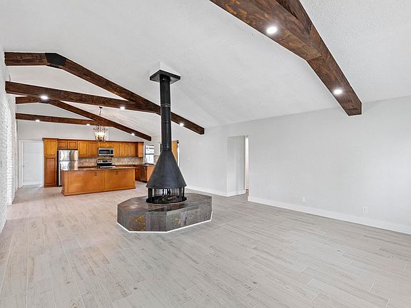 4th image of 1468 Carmelle Dr