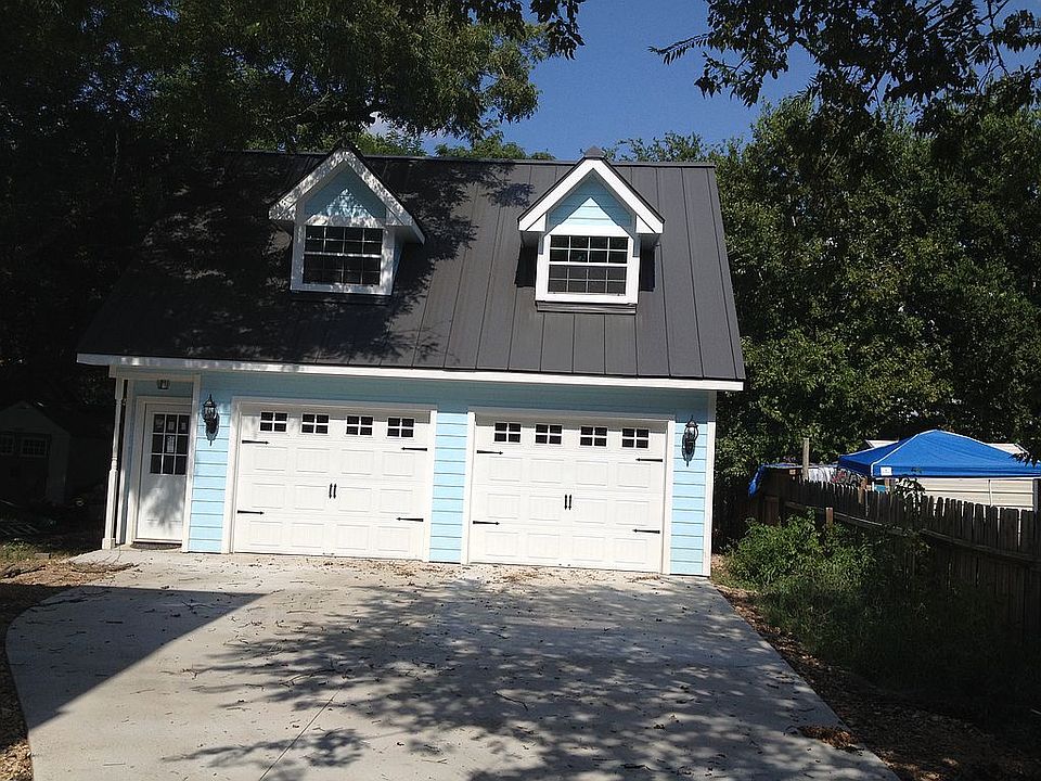 2nd image of 614 S Blanco St