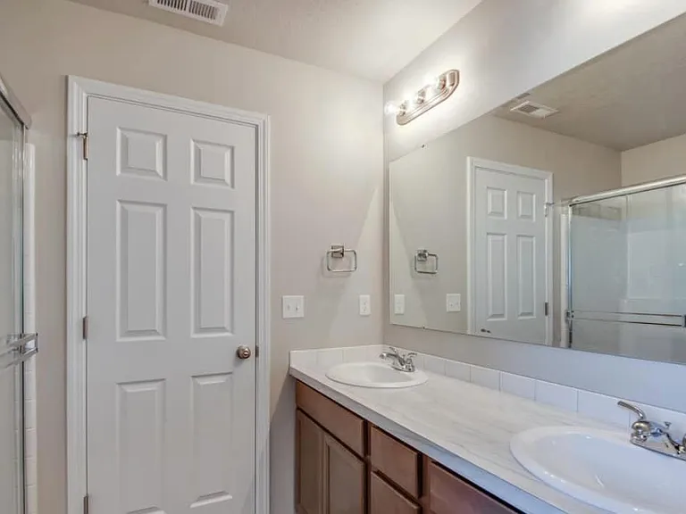 900 SW Miner St — Photo 15
