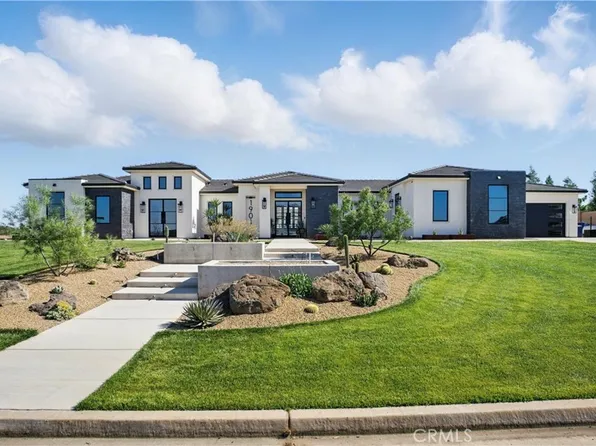 1901 E Sorrento Ct, Merced, CA 95340